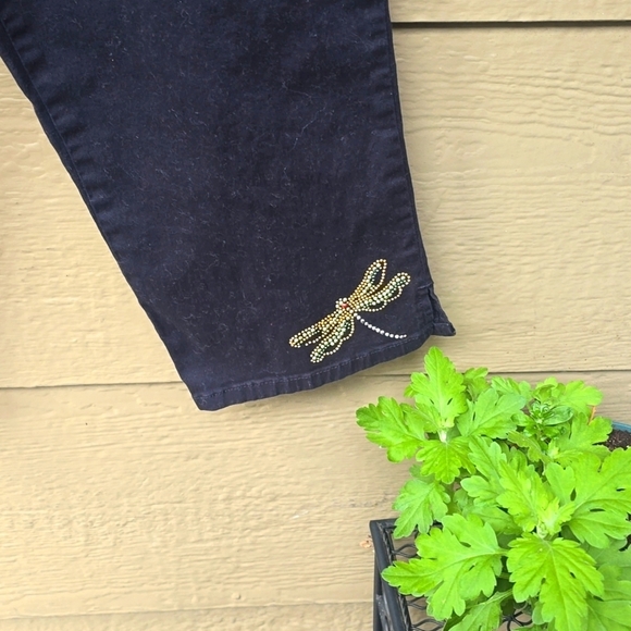 Quacker Factory Jeans  Black Denim Embellished Dragonfly Pocket Pull-on large - Picture 4 of 8